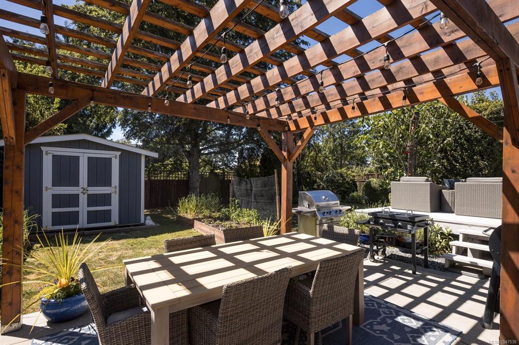 Fifth View of 3110 Frechette St, Saanich, BC, V8P 4N5