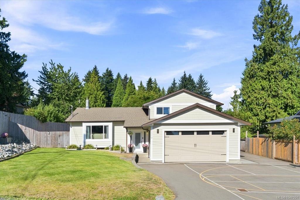 Second View of 5579 Clipper Dr, Nanaimo, BC, V9T 5M7