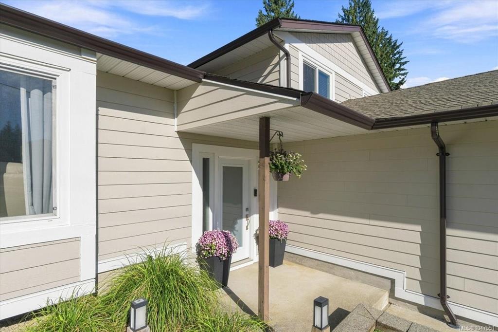 Fifth View of 5579 Clipper Dr, Nanaimo, BC, V9T 5M7