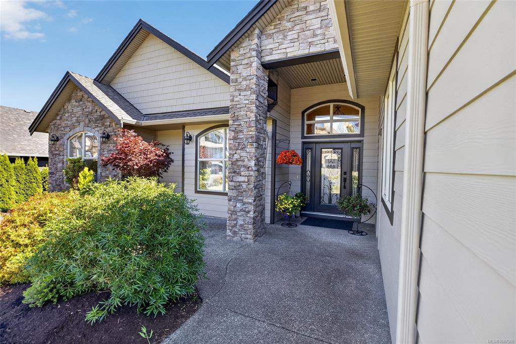 Third View of 656 Mariner Dr, Campbell River, BC, V9H 1V9