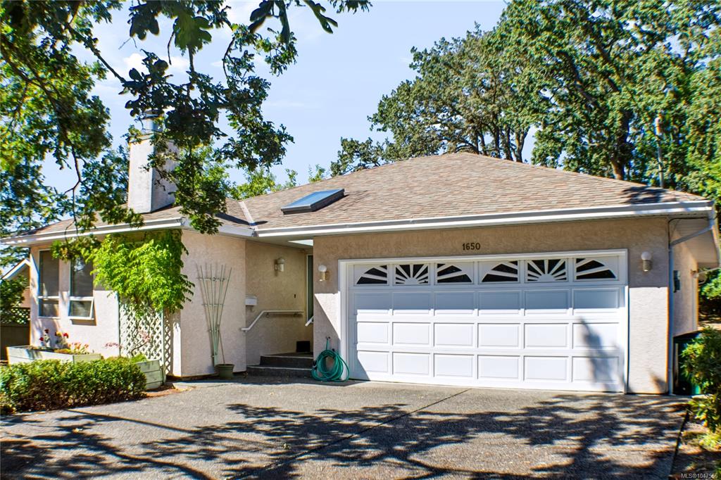 Second View of 1650 Midgard Ave, Saanich, BC, V8P 2Y3