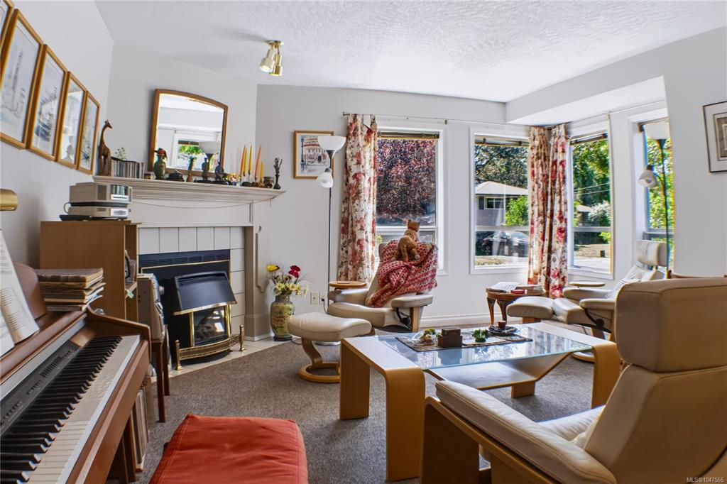 Fourth View of 1650 Midgard Ave, Saanich, BC, V8P 2Y3