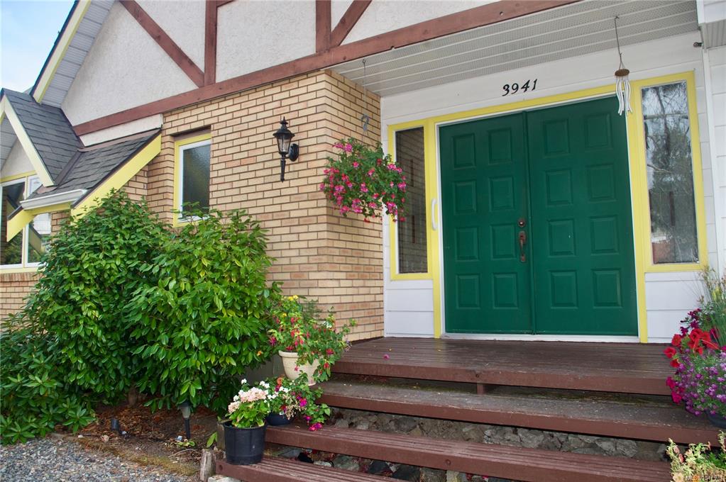 Third View of 3941 Raymond St S, Saanich, BC, V8Z 4K7