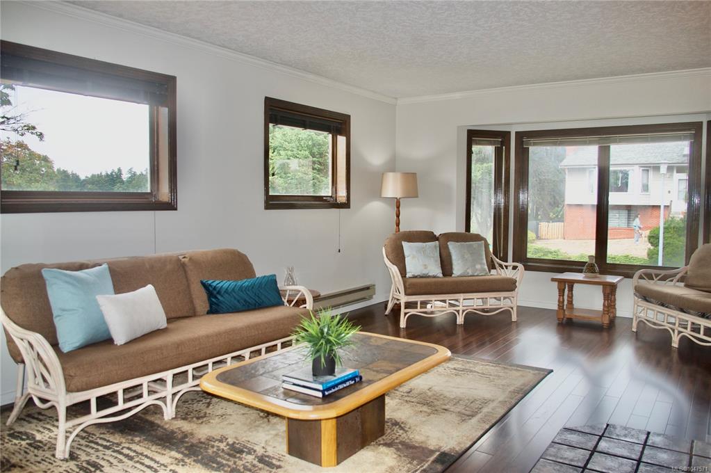 Fourth View of 3941 Raymond St S, Saanich, BC, V8Z 4K7