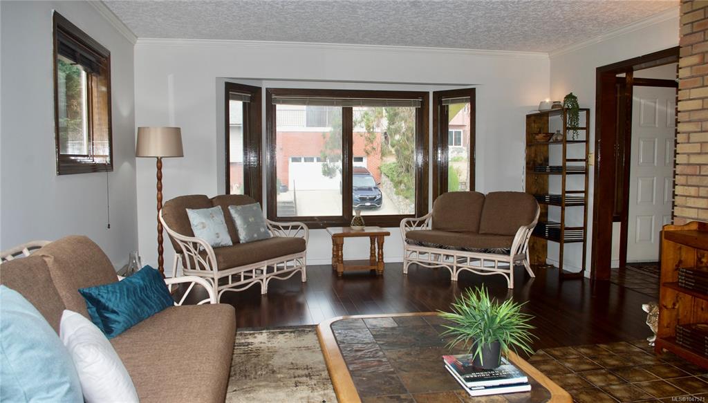 Fifth View of 3941 Raymond St S, Saanich, BC, V8Z 4K7