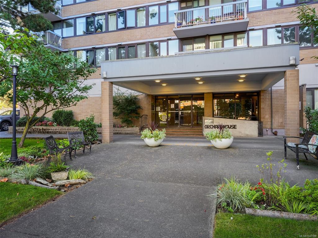 Second View of 647 Michigan St, Orchard House, Victoria, BC, V8V 1S9