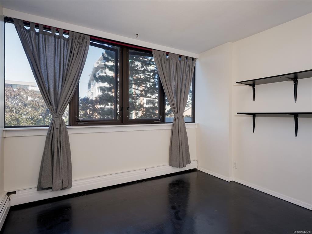 Fifth View of 647 Michigan St, Orchard House, Victoria, BC, V8V 1S9