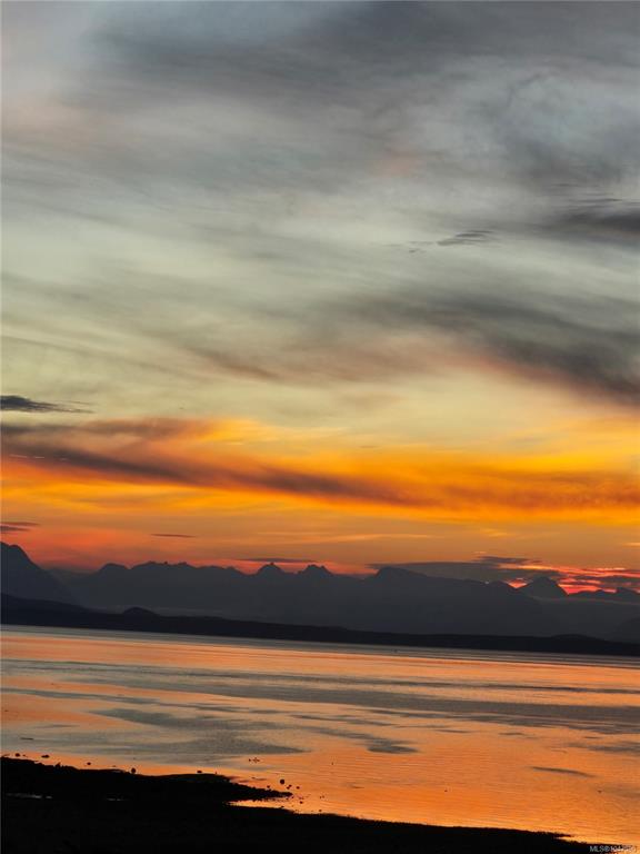 Fourth View of 2676 Island Hwy S, Willows Ocean Side, Campbell River, BC, V9W 3C7