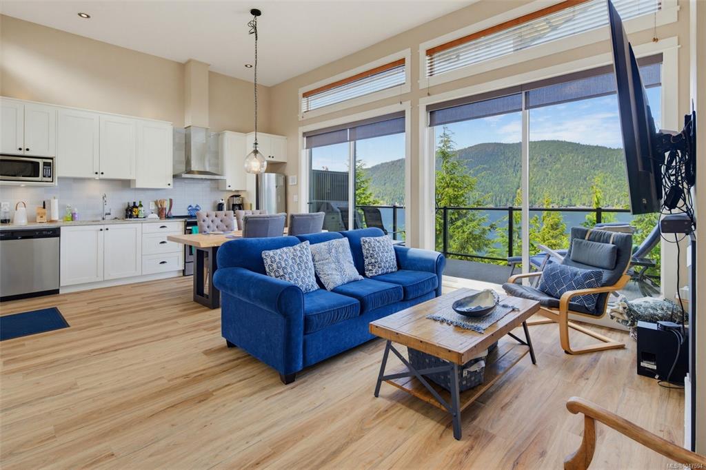 6596 Baird Rd, 1047594, BC,