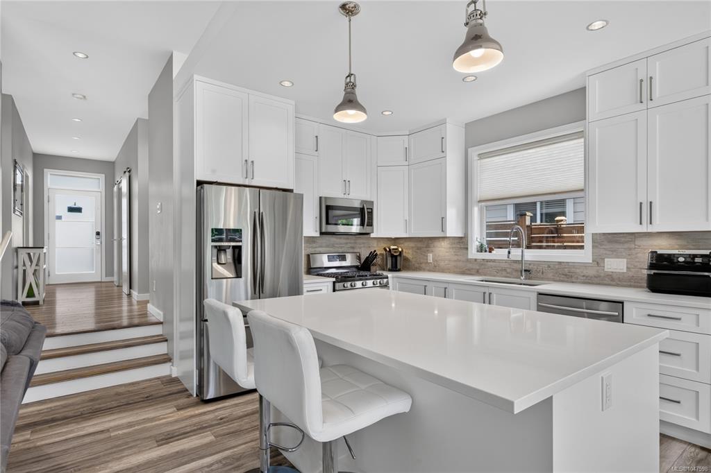 Fifth View of 923 Randall Pl, Randall Place, Langford, BC, V9B 5W1