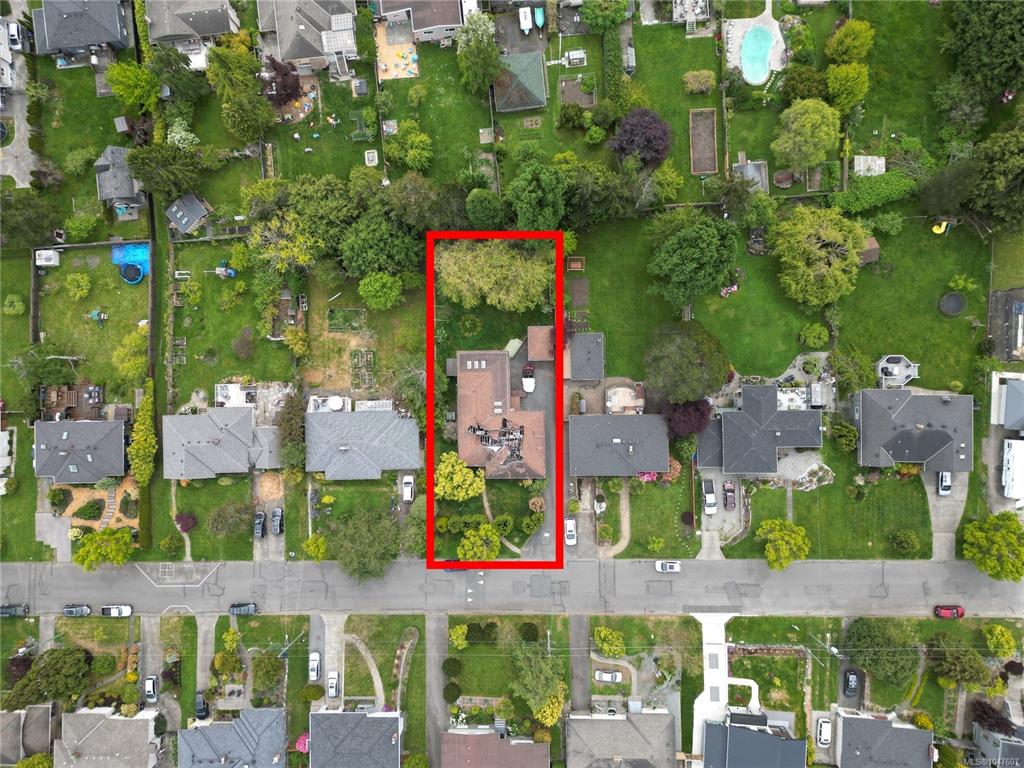 1637 Warren Gdns, 1047607, BC,