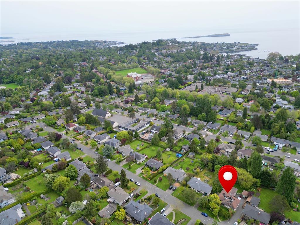 Third View of 1637 Warren Gdns, Victoria, BC, V8S 1S9