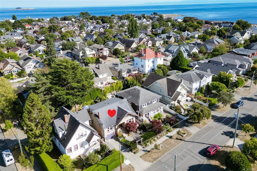 Third View of 87 Cambridge St, Victoria, BC, V9A 5K9