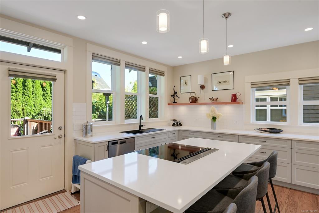 Fifth View of 87 Cambridge St, Victoria, BC, V9A 5K9