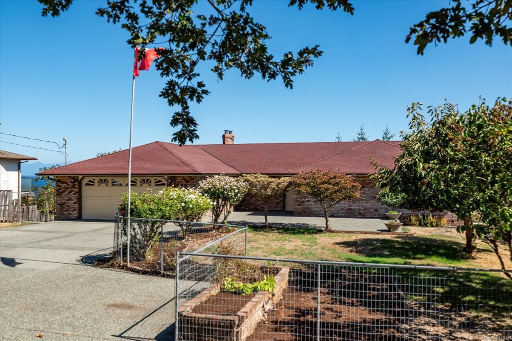 Fifth View of 3596 Oakridge Dr, Nanaimo, BC, V9T 1M4