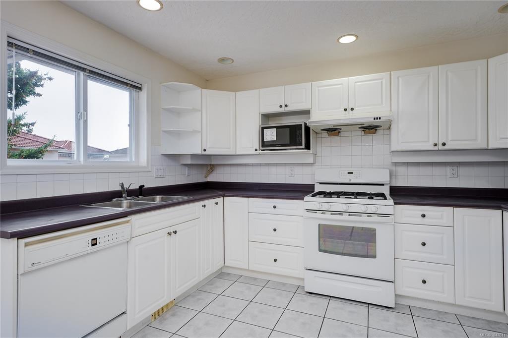 Fourth View of 4005 Gordon Head Rd, Saanich, BC, V8N 3X4