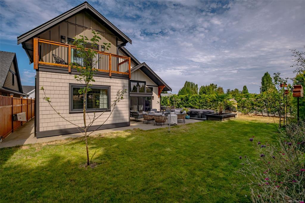 Fourth View of 492 Cottage Dr, Qualicum Beach, BC, V9K 2T3