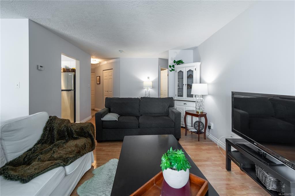 Fifth View of 832 Fisgard St, Victoria, BC, V8W 1S1