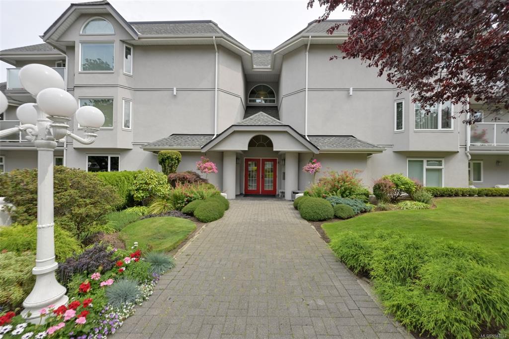 Second View of 1477 Yale St, Oak Bay, BC, V8S 4R3