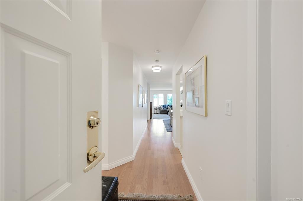 Third View of 1477 Yale St, Oak Bay, BC, V8S 4R3