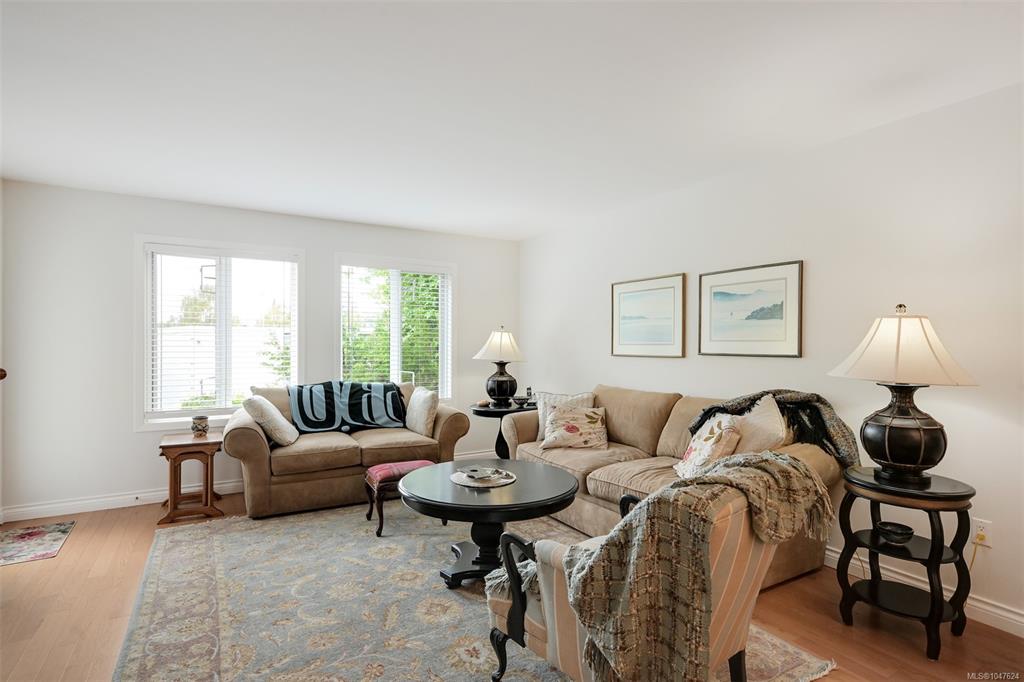 Fifth View of 1477 Yale St, Oak Bay, BC, V8S 4R3