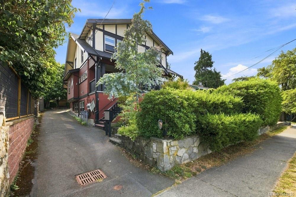 Fourth View of 307 Moss St, Victoria, BC, V8V 4M7