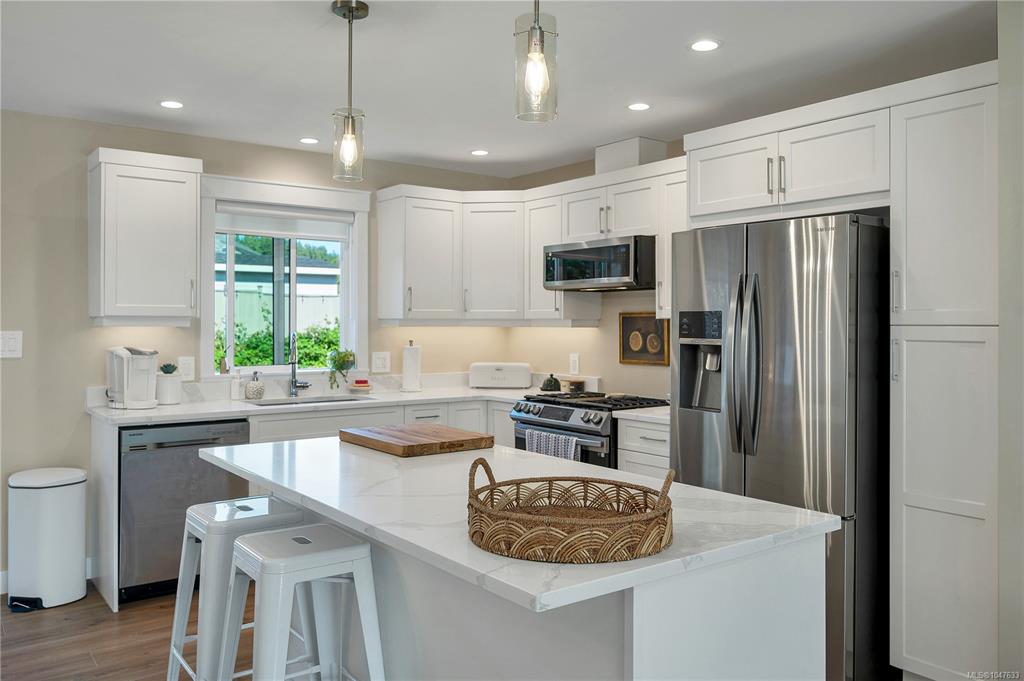 Third View of 2380 Penfield Rd, Campbell River, BC, V9W 0E6