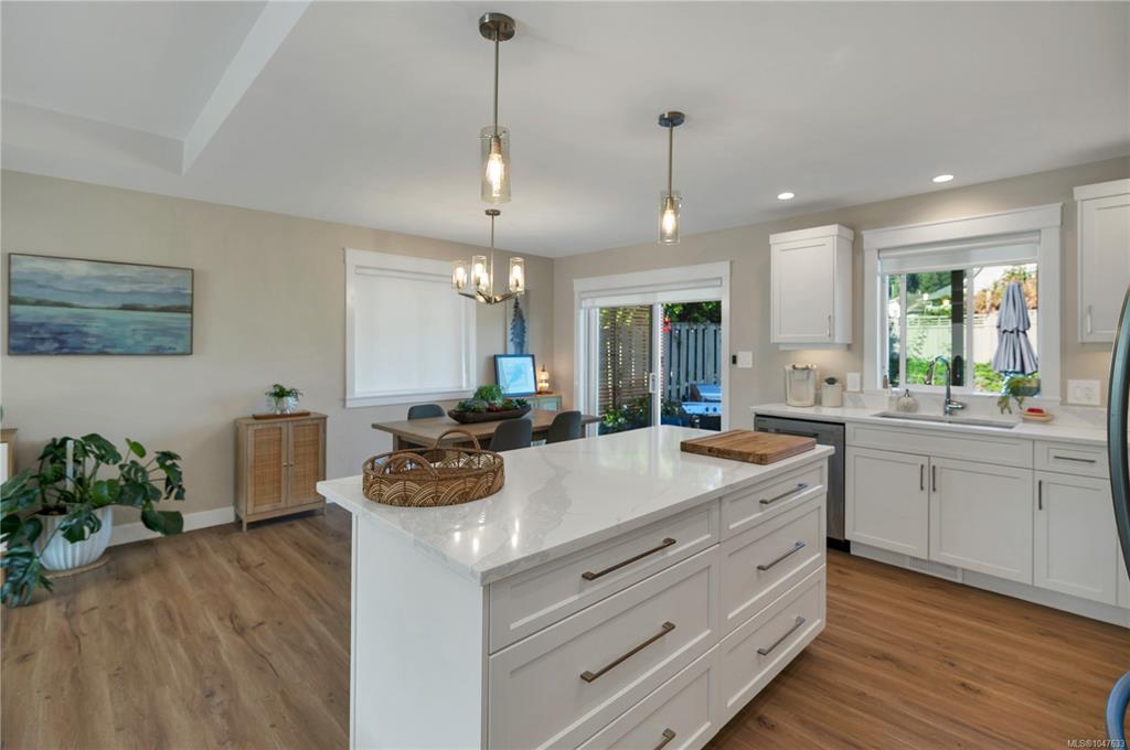 Fourth View of 2380 Penfield Rd, Campbell River, BC, V9W 0E6