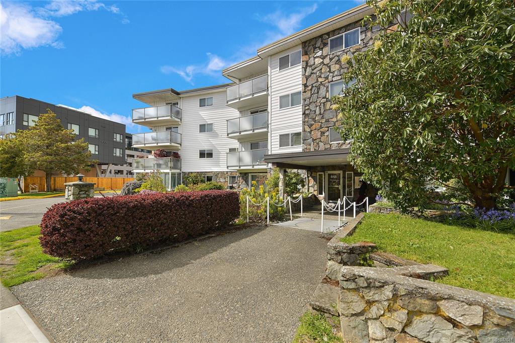 Third View of 848 Esquimalt Rd, Esquimalt, BC, V9A 6W9