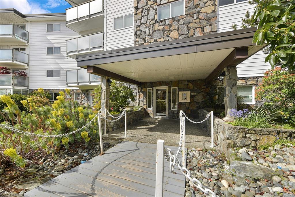 Fourth View of 848 Esquimalt Rd, Esquimalt, BC, V9A 6W9