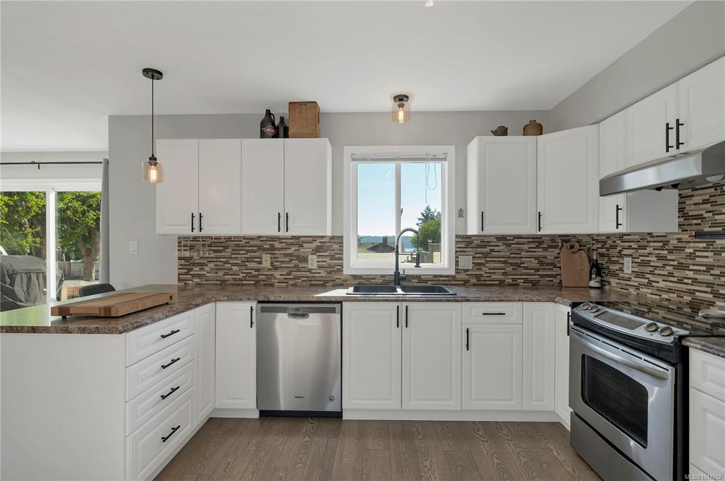 Third View of 331 Mclean St, Campbell River, BC, V9W 2M7