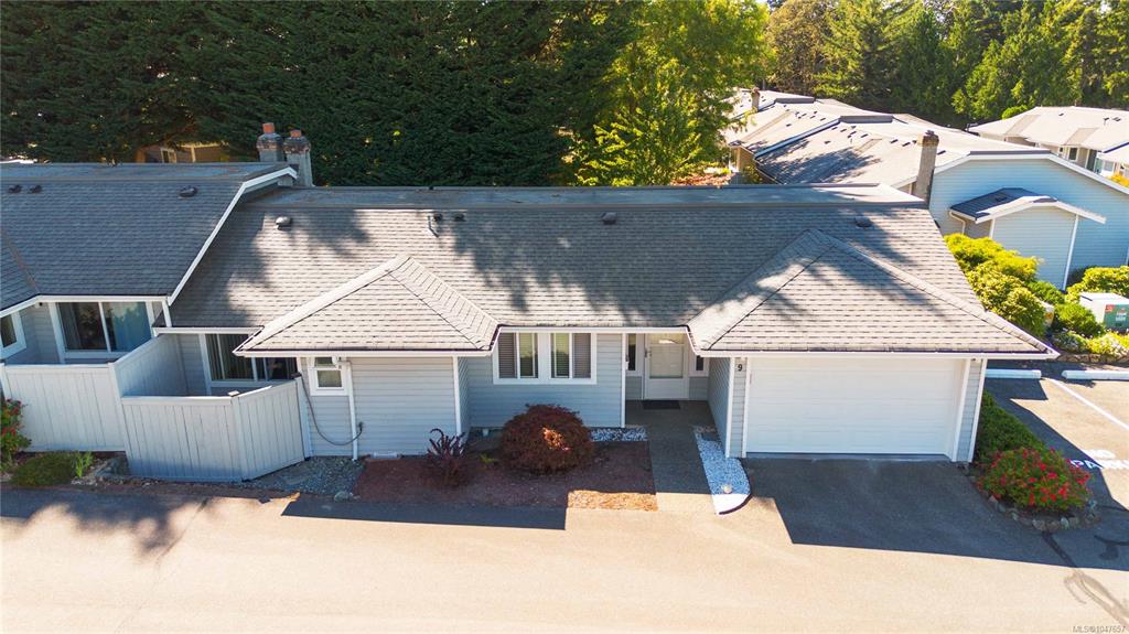 Fifth View of 3966 Cedar Hill Cross Rd, Saanich, BC, V8P 5R4
