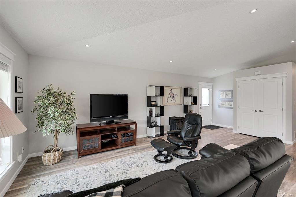Fifth View of 7586 Tetayut Rd, Hummingbird Green Village, Central Saanich, BC, V8M 0B4