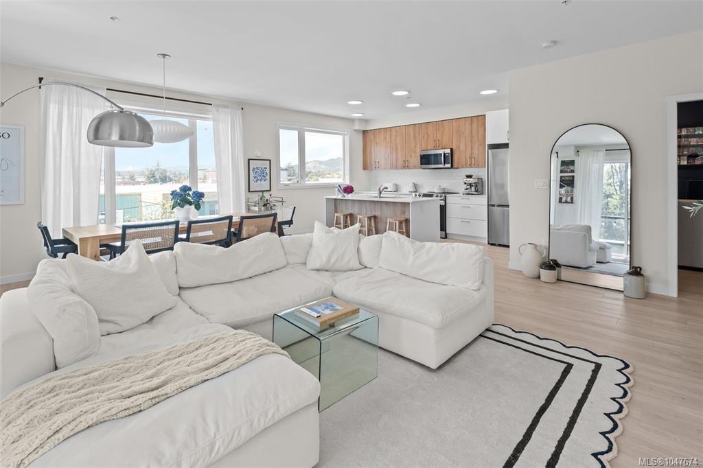 Fourth View of 842 Orono Ave, Langford, BC, V9B 2T8