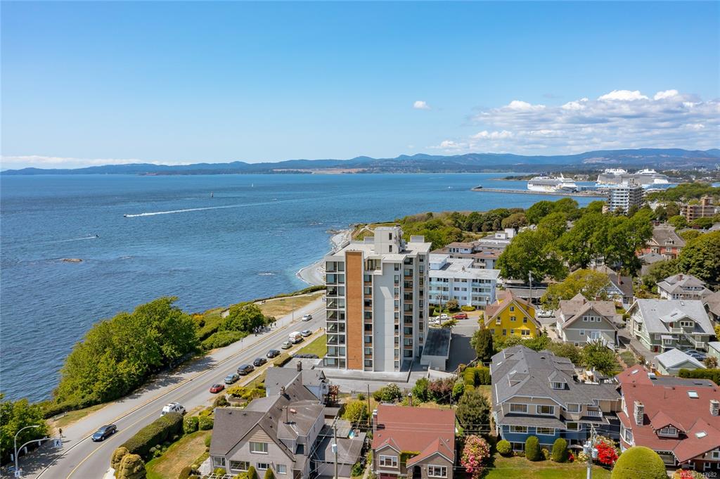 Third View of 670 Dallas Rd, Dallas Place, Victoria, BC, V8V 1B7