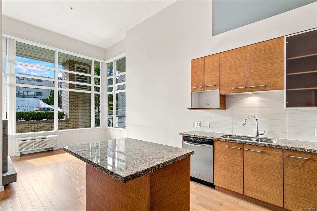 Fifth View of 38 Front St, Nanaimo, BC, V9R 5H7
