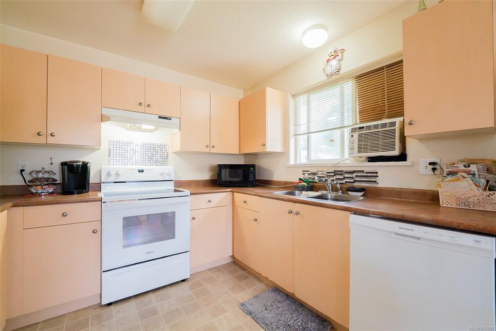 Third View of 297 Harwell Rd, Nanaimo, BC, V9R 6V4