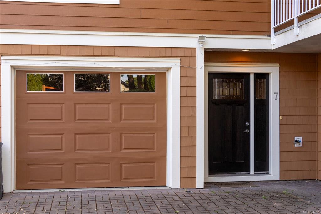 Third View of 4289 Wilkinson Rd, Saanich, BC, V8Z 0A7