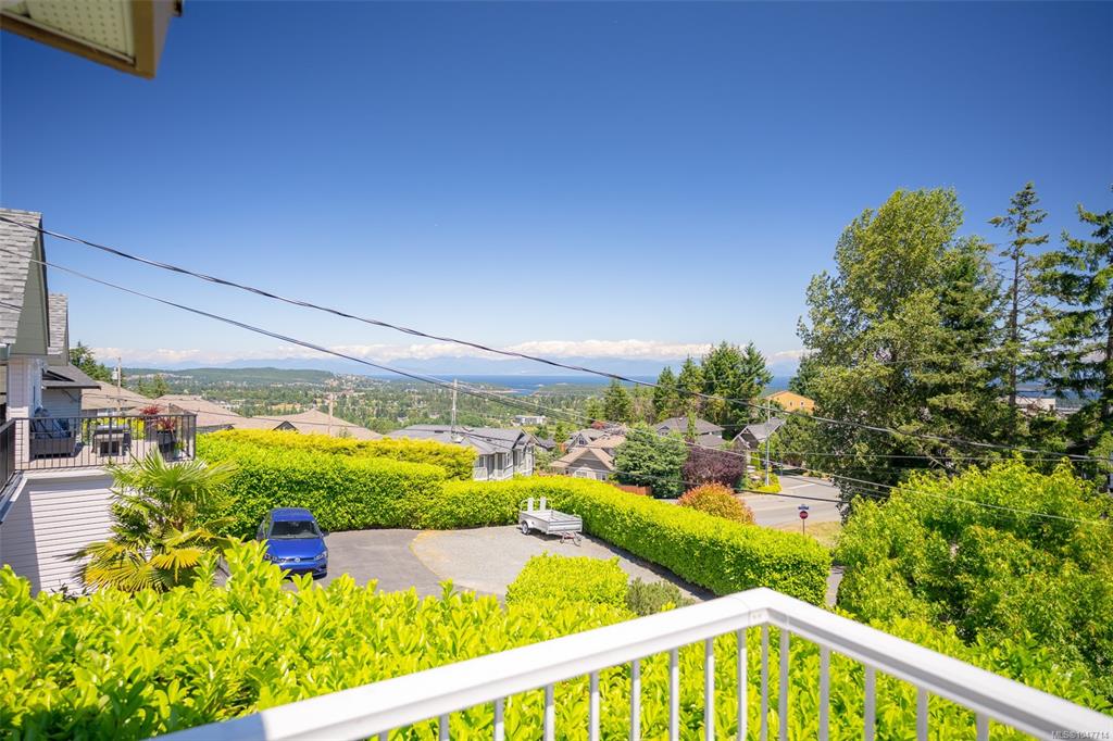 Third View of 375 Cariboo Dr, Nanaimo, BC, V9R 6A4