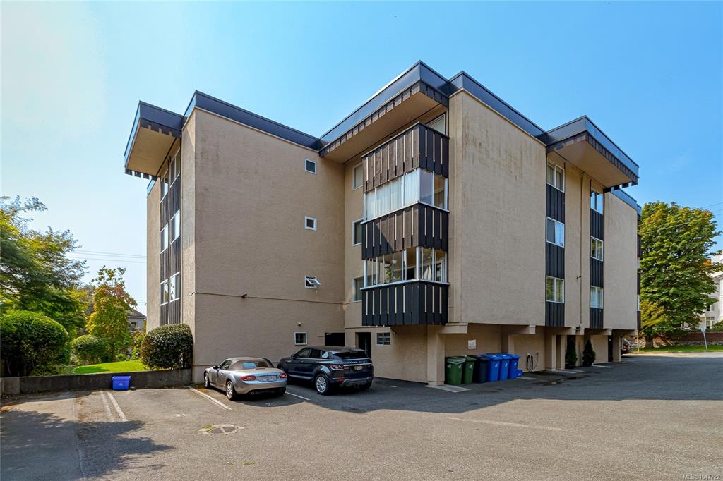 Third View of 1000 Mcclure St, Victoria, BC, V8V 3E9