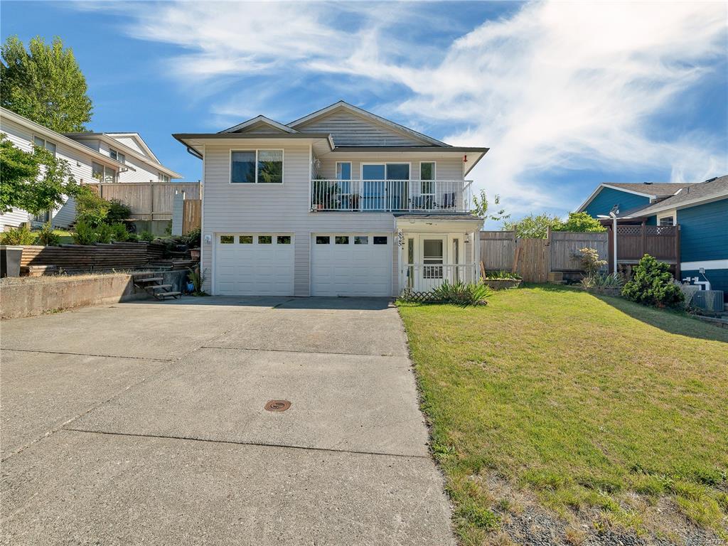 Third View of 825 Pinecrest Rd, Campbell River, BC, V9W 7N2