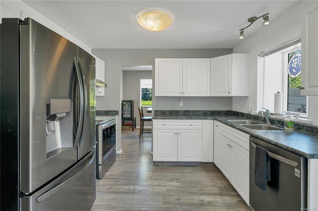 Fourth View of 825 Pinecrest Rd, Campbell River, BC, V9W 7N2
