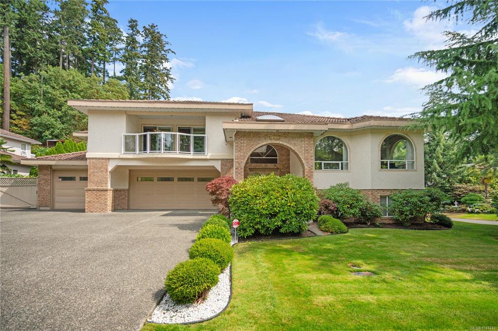 Second View of 948 Boulderwood Rise, Saanich, BC, V8Y 3G5