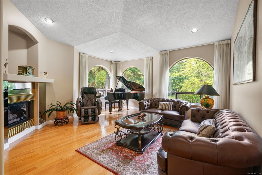 Fifth View of 948 Boulderwood Rise, Saanich, BC, V8Y 3G5