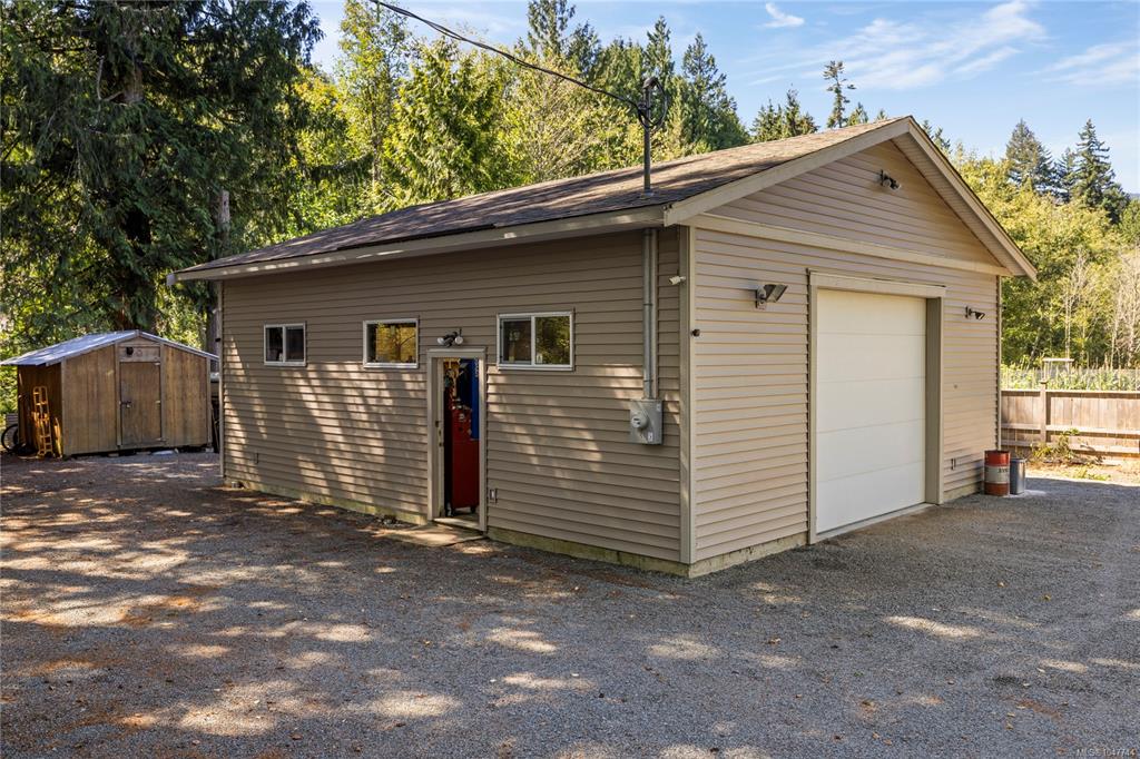 Fifth View of 2301 Jingle Pot Rd, Nanaimo, BC, V9R 6W2