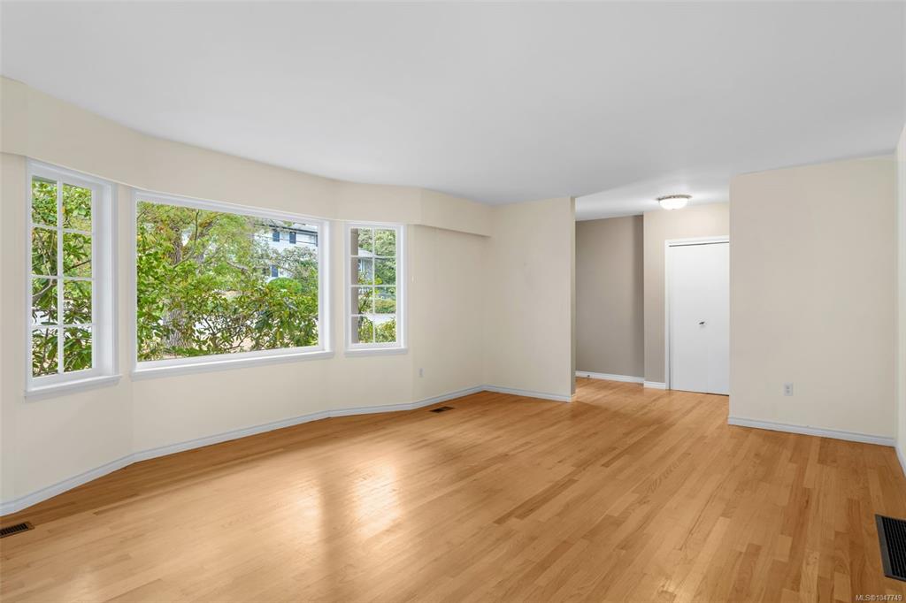 Fourth View of 3558 Redwood Ave, Oak Bay, BC, V8P 4Z7