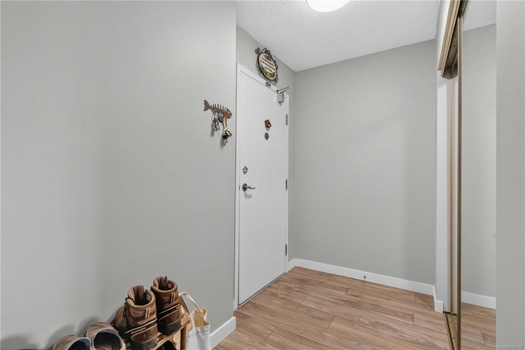 Fifth View of 103 Gorge Rd E, Treelane Estates, Victoria, BC, V9A 5Z2