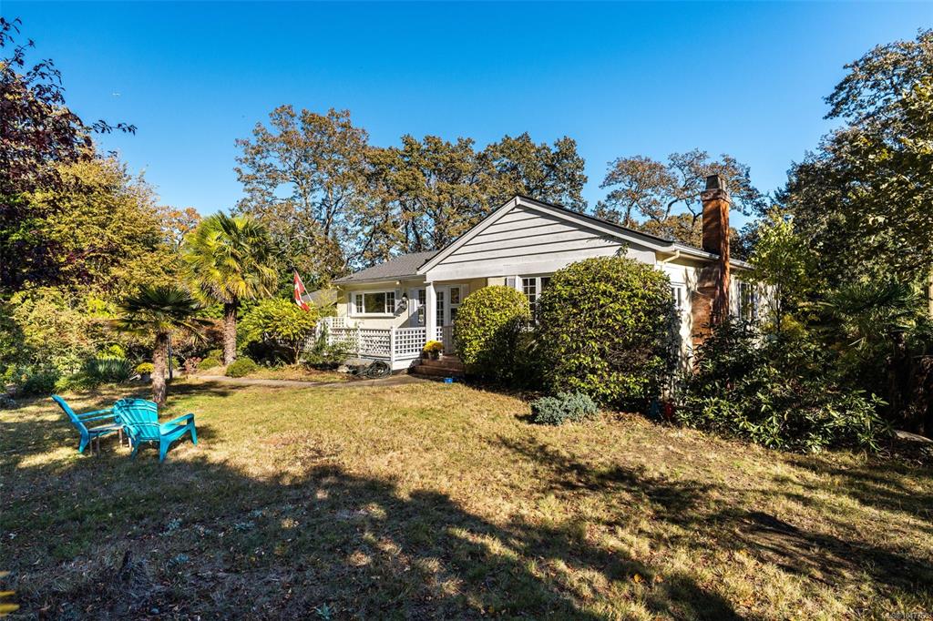 Fifth View of 3315 Ripon Rd, Oak Bay, BC, V8R 6G6