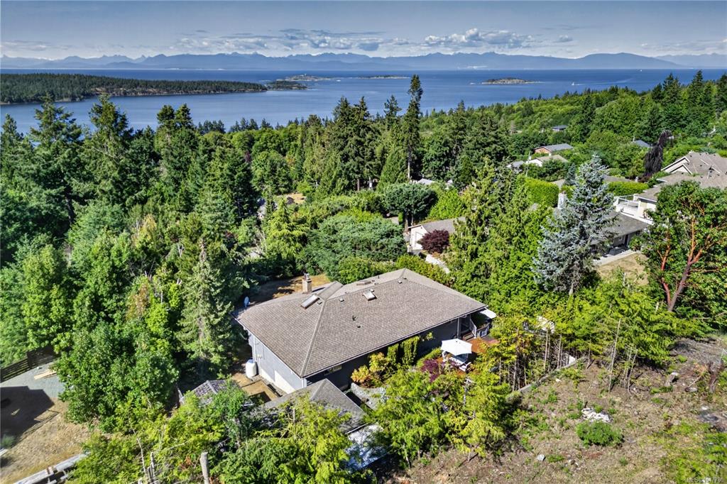 Fourth View of 8109 Northwind Dr, Lantzville, BC, V0R 2H0