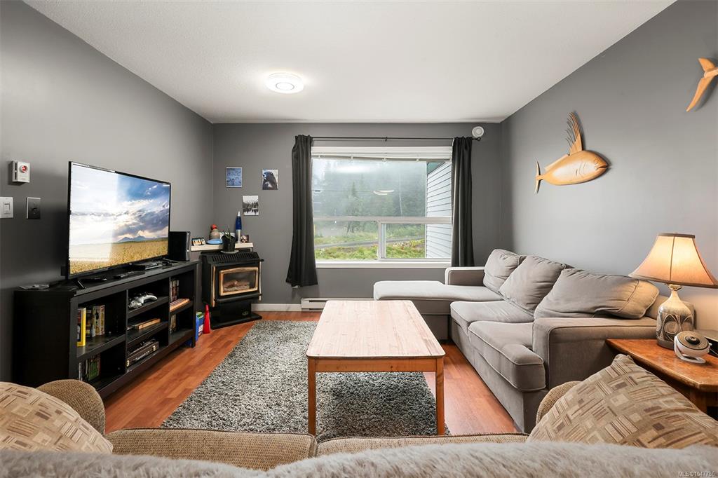 Third View of 1105 Henry Rd, Courtenay, BC, V9J 1L0